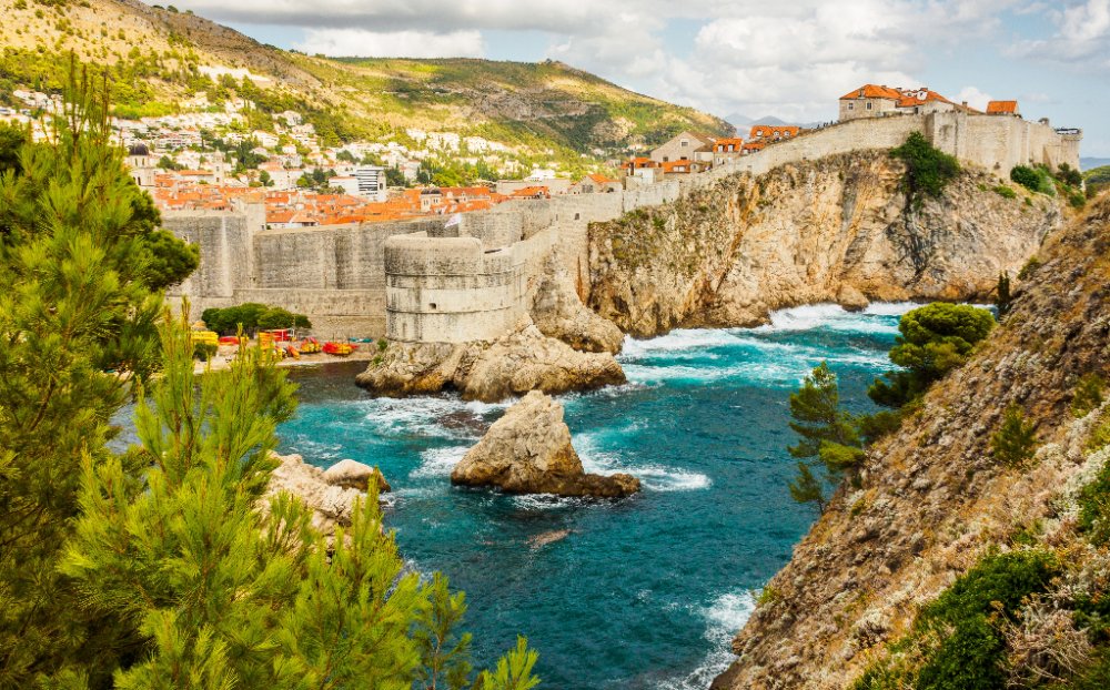 Kota lama Dubrovnik di tepi laut Adriatik, Croatia