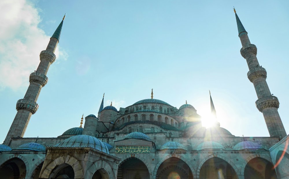 Masjid Biru Sultan Ahmed Istanbul ketika matahari terbenam
