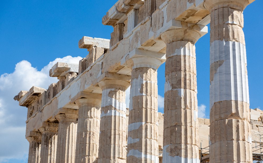 Tiang kuil Parthenon di Acropolis, Athens, Greece