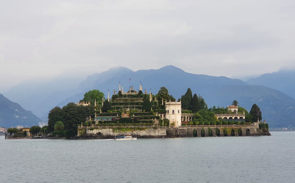 Pulau Isola Bella di tasik Lake Maggiore, Itali